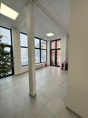 Poslovni objekat - Lux