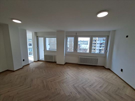 Potpuno renoviran stan na Bulevaru oslobođenja!