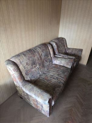 Prodaje se dvosed u dobrom stanju