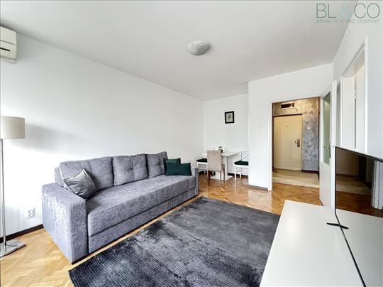 Stan na odličnoj lokaciji na Novom Beogradu