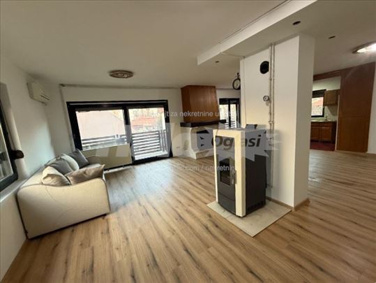 Stan u kući , uknjižen , 111m2, Branka Radičevića 