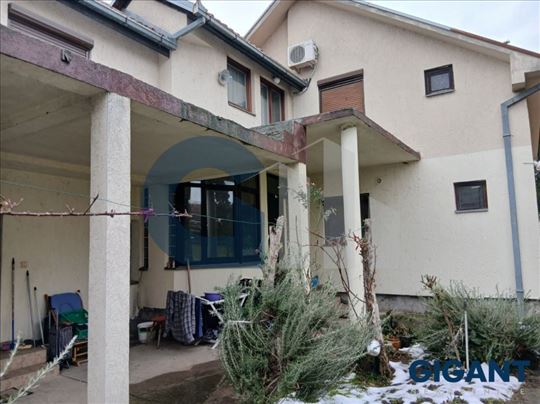 Surčin, 381m2, spratna, 5 ari      