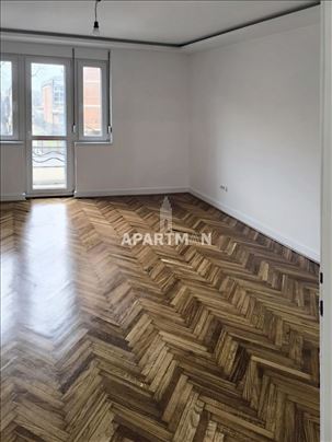 Vračar,Mileševska,renoviran salonac, prodaja ID#22