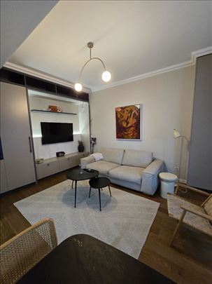 Crveni krst, nova zgrada, garaža, lux