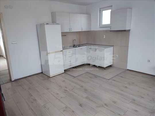 Dvosoban stan, 50m od okretnice 48, novogradnja