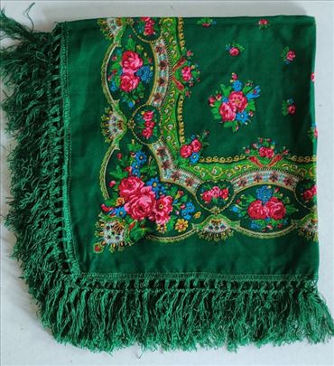 Etno cvetna marama (90x90 cm)