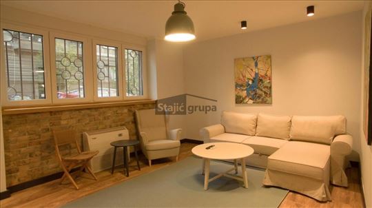 Gornji Dorćol luks sa dvorištem