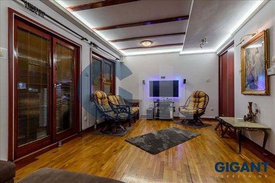 Gundulićev venac, 120m2, IV, dupleks