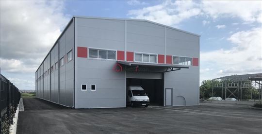 Hala Dobanovci. Odlična povezanost. Kran i trafost