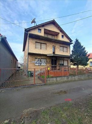 Horizontala kuće u sivoj fazi