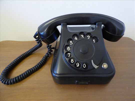 ISKRA Kranj - vintage stari bakelitni telefon