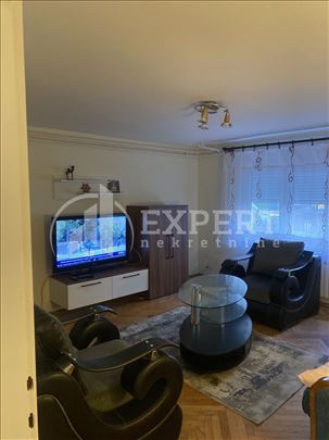 Izdaje se stan u kući u Duvaništu