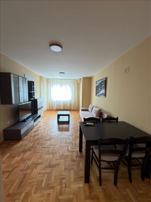 Komforan jednoiposoban stan na odličnoj lokaciji!