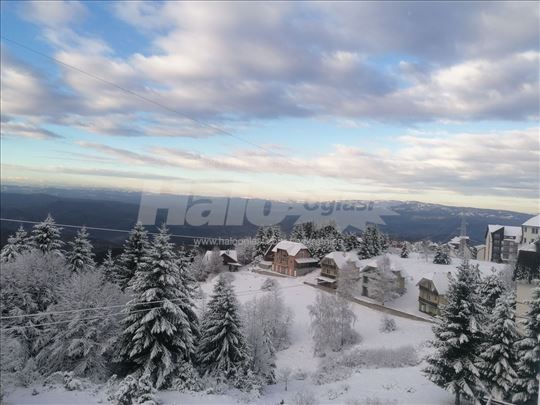 Lux namešten stan sa parkingom