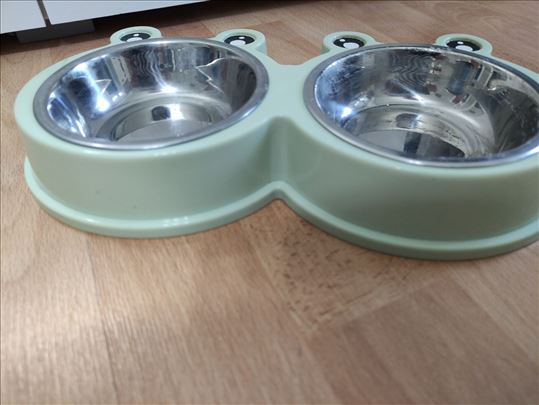 Metalna hranilica 1 koriscen