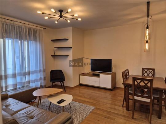 Novogradnja sa garažnim mestom