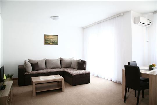 Odličan 3.0 stan, infostan uključen u cenu