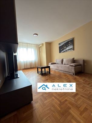 Odličan dvosoban stan na Bulevaru Evrope