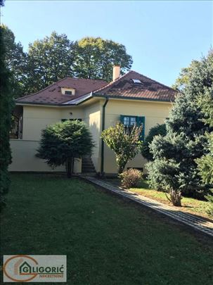 Prelepa kuća-retko u ponudi