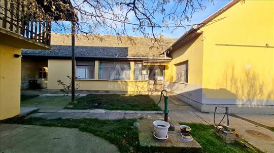 Prodaja kuće Crvenka – prizemna kuća 197m², plac 8