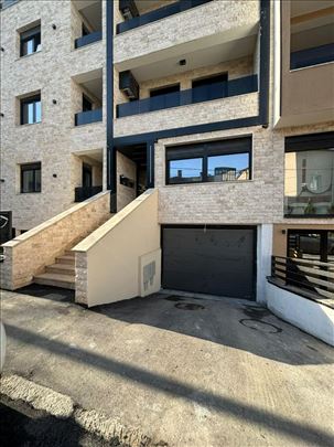 Prvi stan na VPR u novoj zgradi sa parking mestom