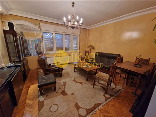 Rakovica, kuća 221m2 + 7a placa + garaža