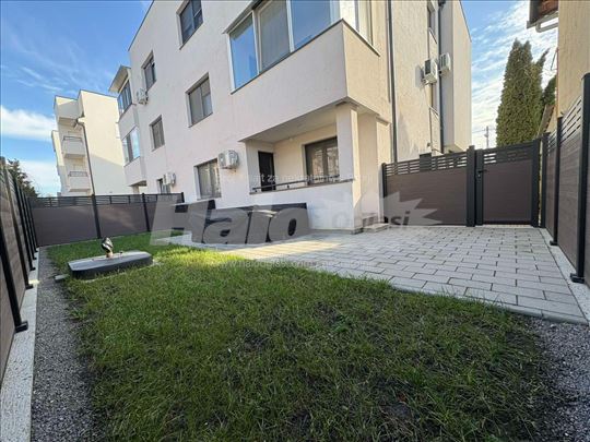 Stan 51 m² + 45 m² dvorište | Parking | Useljivo