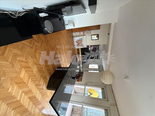 Strogi centar grada cetvorosoban stan 