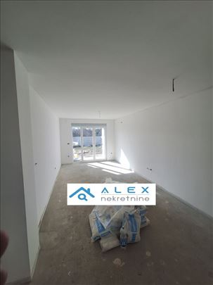 Trosoban stan u izgradnji sa parkingom povrat PDV