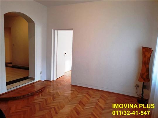 Voždovac, Tc Stadion - Finžgarova, 68m2