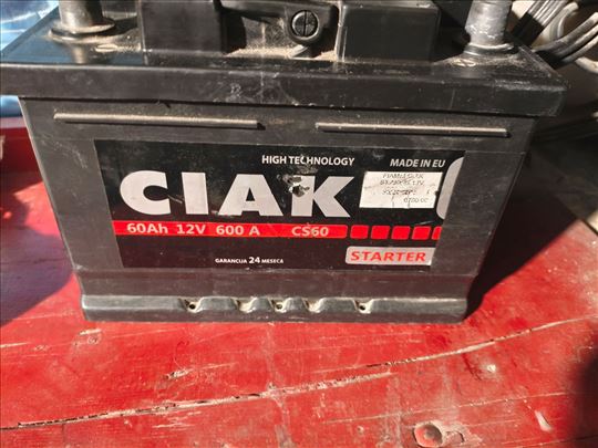 2 akumulatora po 1000 din