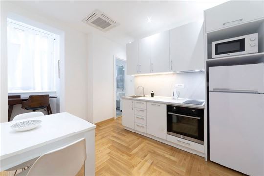 Beograd, Gornji Dorćol, Strahinjića bana