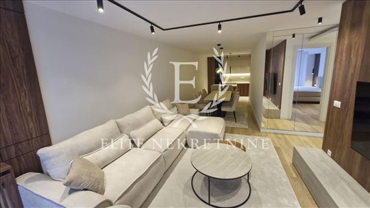 Izdavanje luksuznog  stana u novoj zgradi,garaza