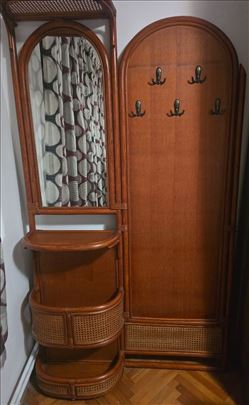 Čiviluk sa ogledalom