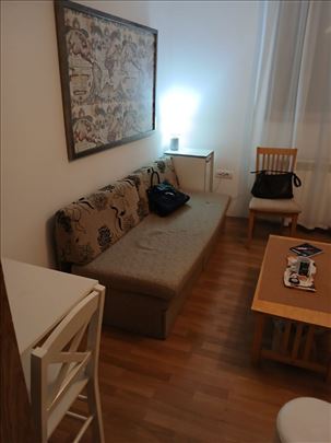 Crveni krst, Sazonova 31m2 