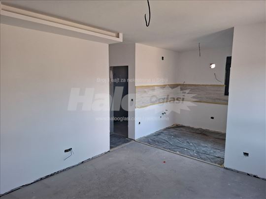 Direktno Novo 50m2 parking i ostava free Ledine 