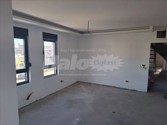  Dupleksi 80m2 i 85m2 parking i ostava free Novo 