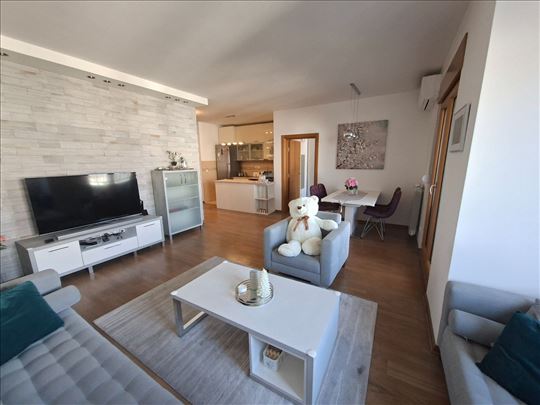 Đeram, dvoiposoban, garaža