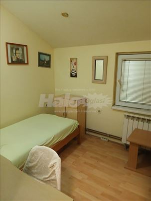 Izdajem sobu za samca, kod Saobraćajnog 