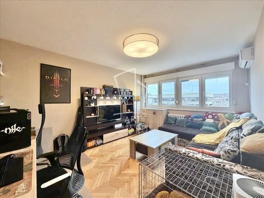 Karaburma , odličan 2.0 stan ID#13866