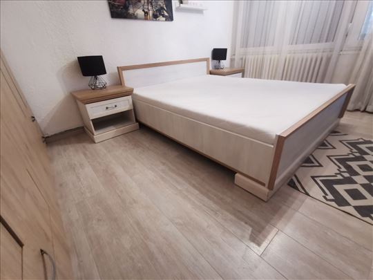 Krevet 200x160 +2 noćna ormarića