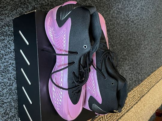 Anthony Edwards 1 (jednom obuvene)