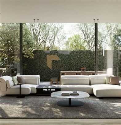 Vaša kuća u gradu – stan sa 30m² dvorišta!