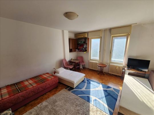 Arena, 1.0 38m2, 3/5, lift, CG, uknj.