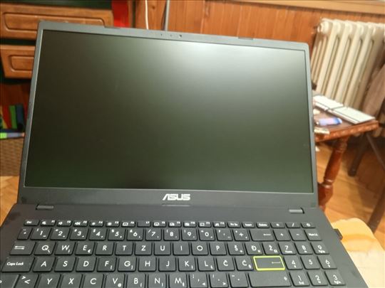 Asus e510 prenosivi računar nov