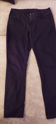Crne pantalone  40   