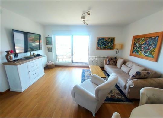 Dušanovac, lux stan sa prelepim pogledom