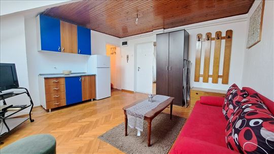 Studentski grad, 22m2 + 13m2 ostava , uknjižen