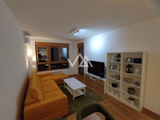 Izdaje se 3.0 stan, Novi Beograd (Wellport)