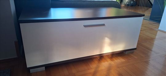 Komoda, vitrina, polica na poklon 